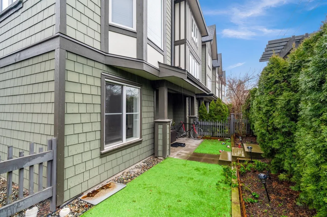29 8050 204 STREET