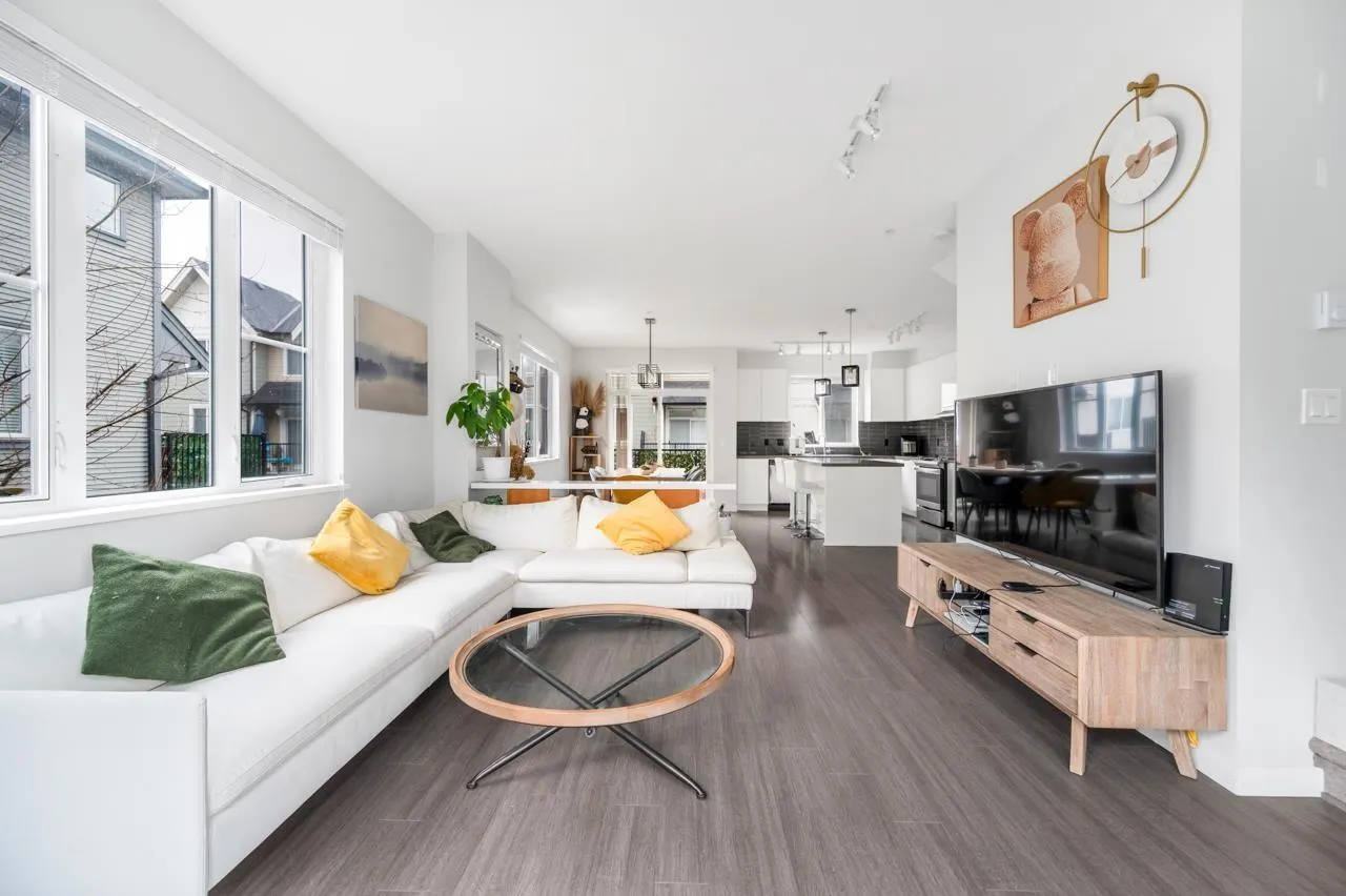 29 8050 204 STREET