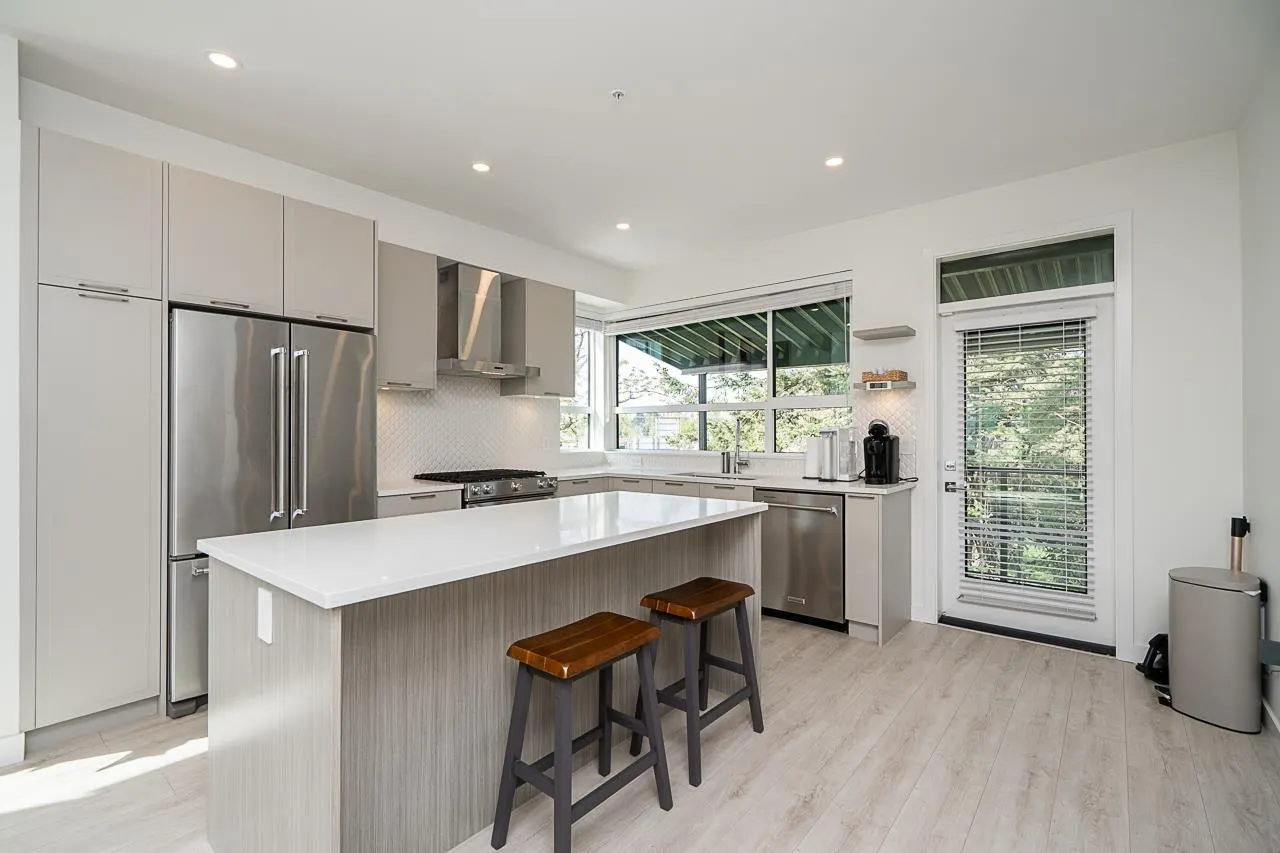 30 20150 81 AVENUE