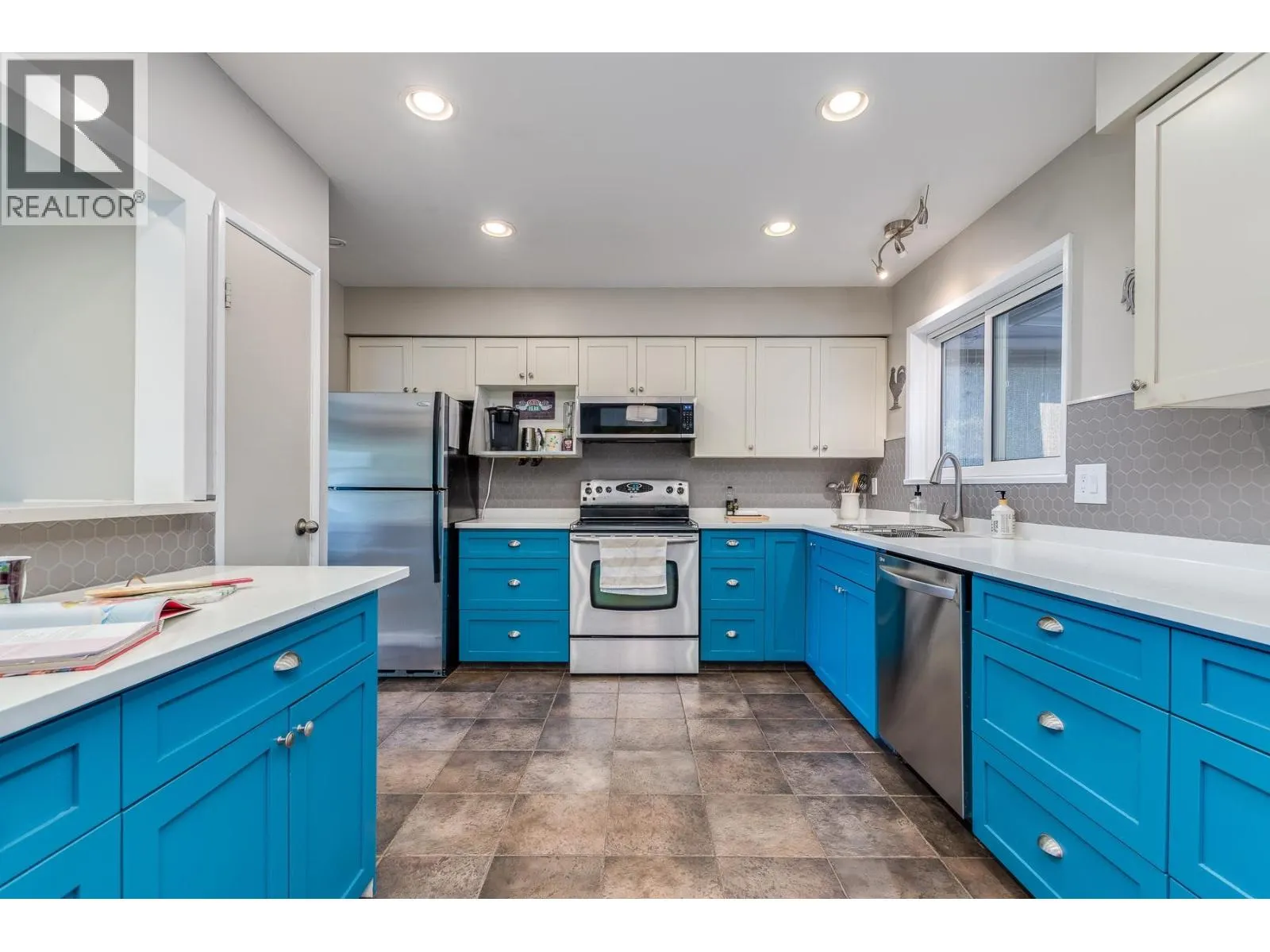 2116 AUDREY DRIVE