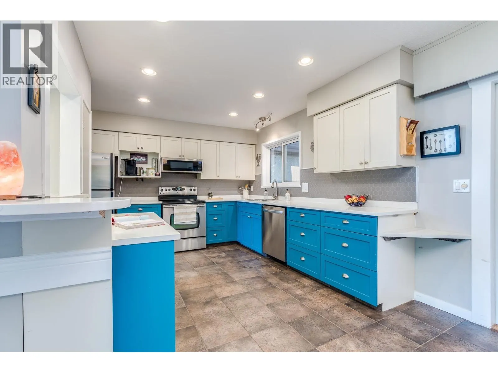 2116 AUDREY DRIVE