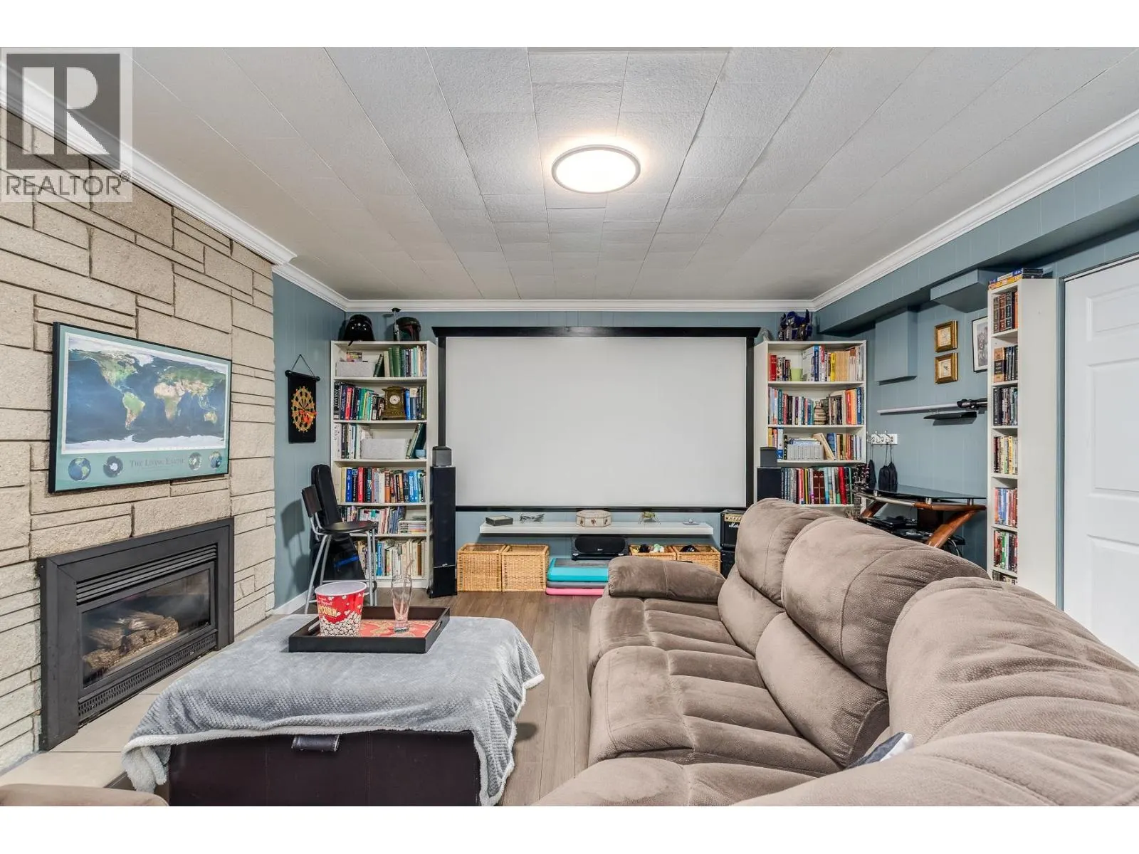 2116 AUDREY DRIVE