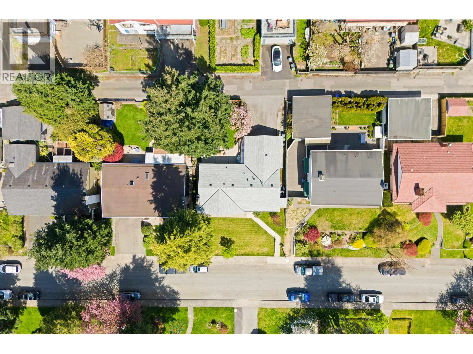 83 MOTT CRESCENT