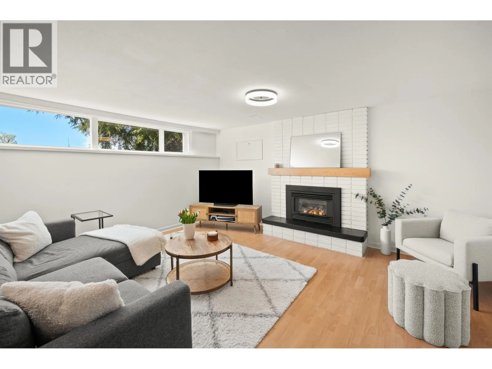 83 MOTT CRESCENT