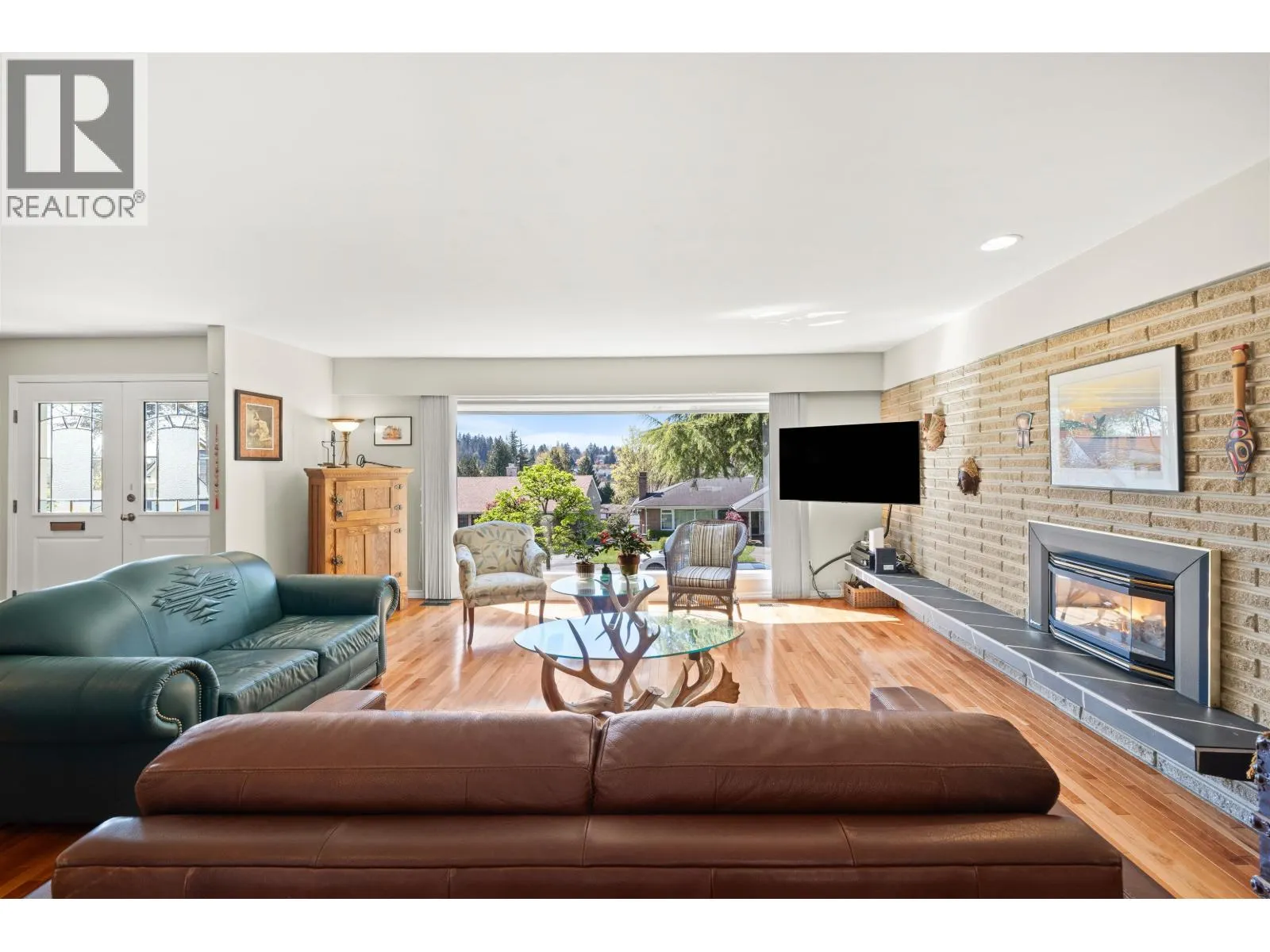 83 MOTT CRESCENT