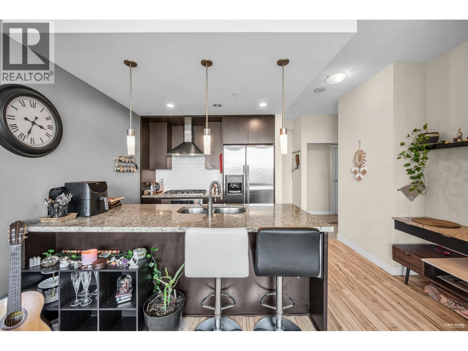 1606 7088 18TH AVENUE