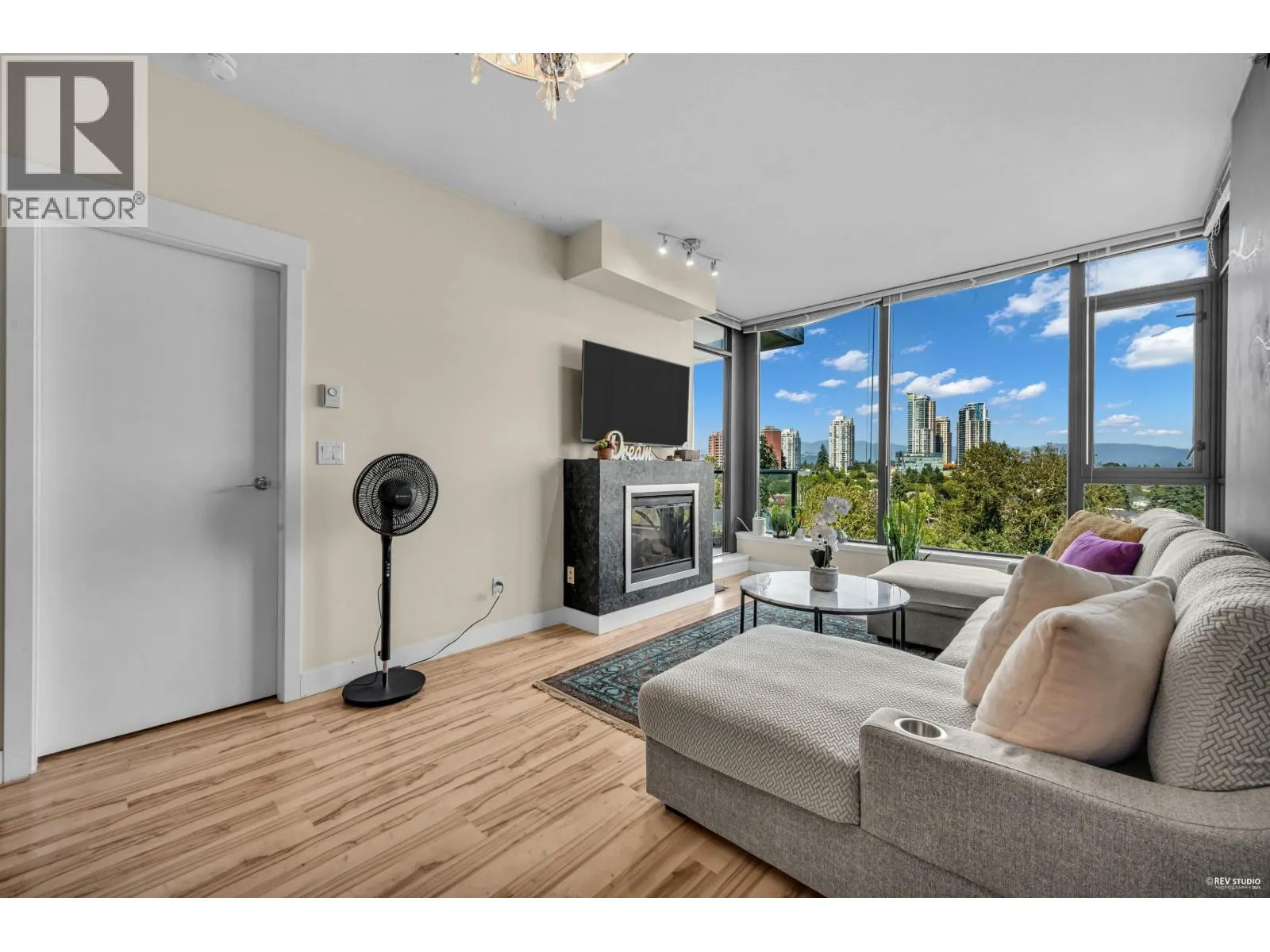 1606 7088 18TH AVENUE