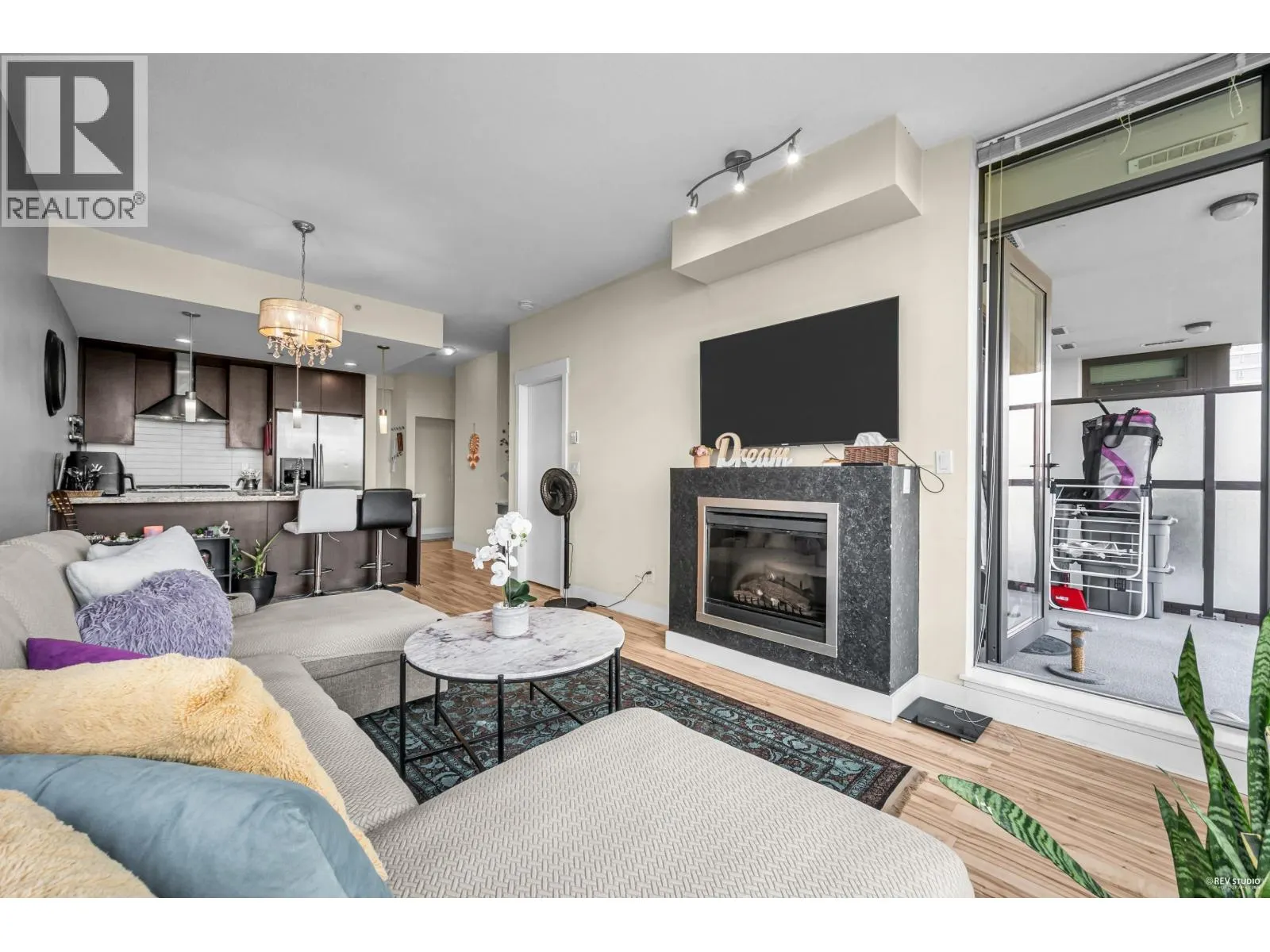 1606 7088 18TH AVENUE