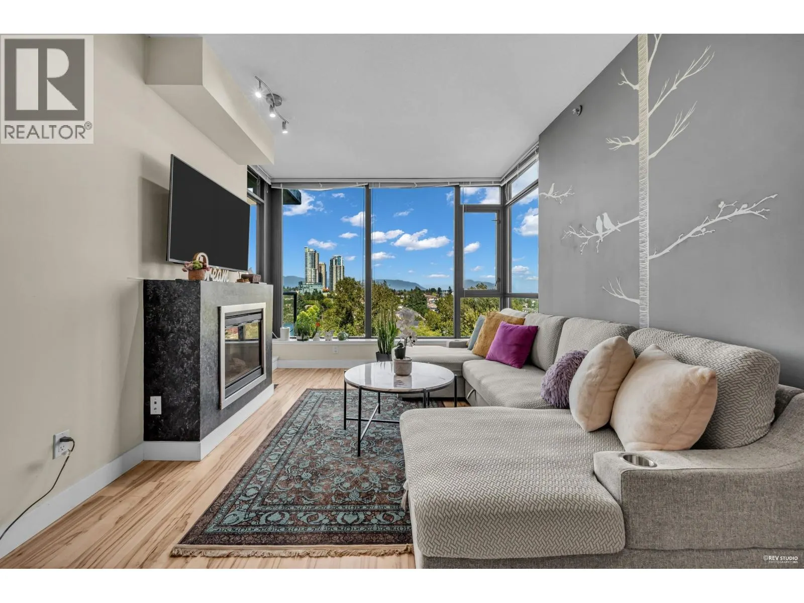 1606 7088 18TH AVENUE