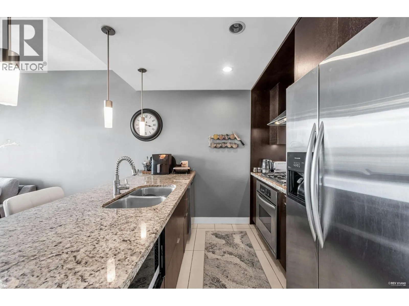 1606 7088 18TH AVENUE