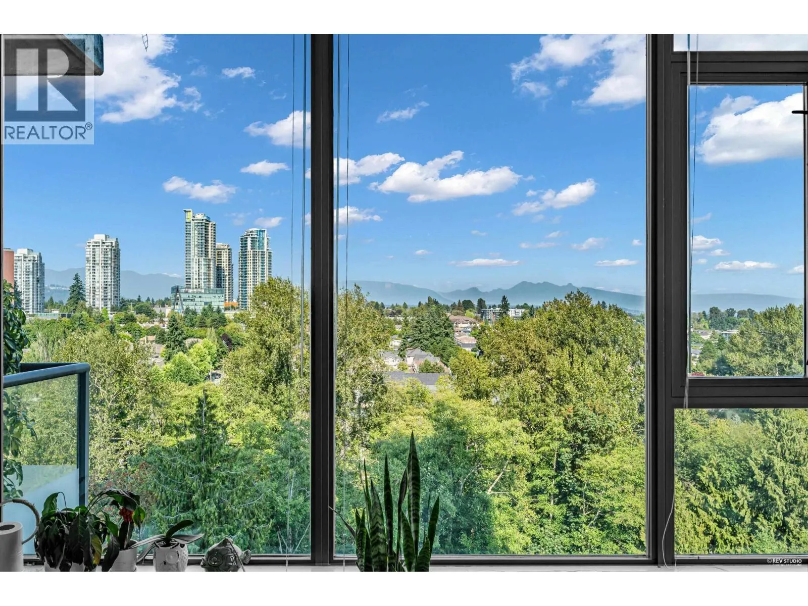 1606 7088 18TH AVENUE