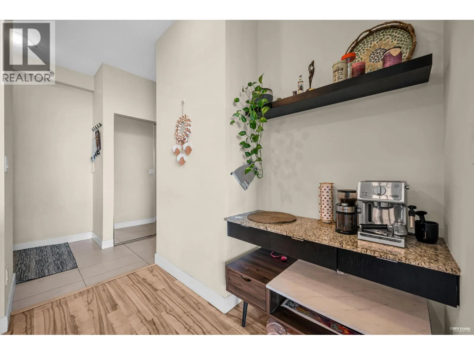 1606 7088 18TH AVENUE