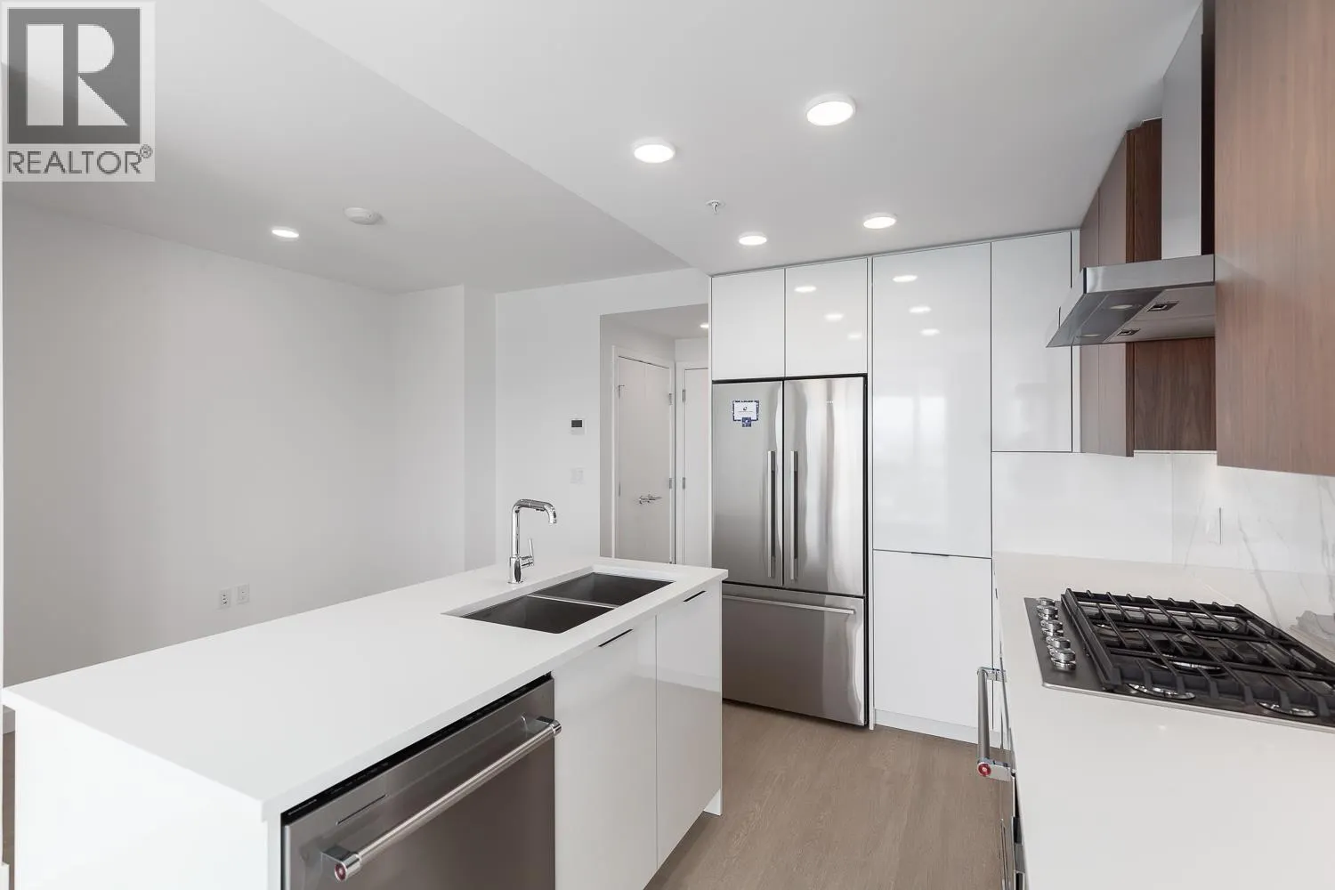 2507 7769 PARK CRESCENT