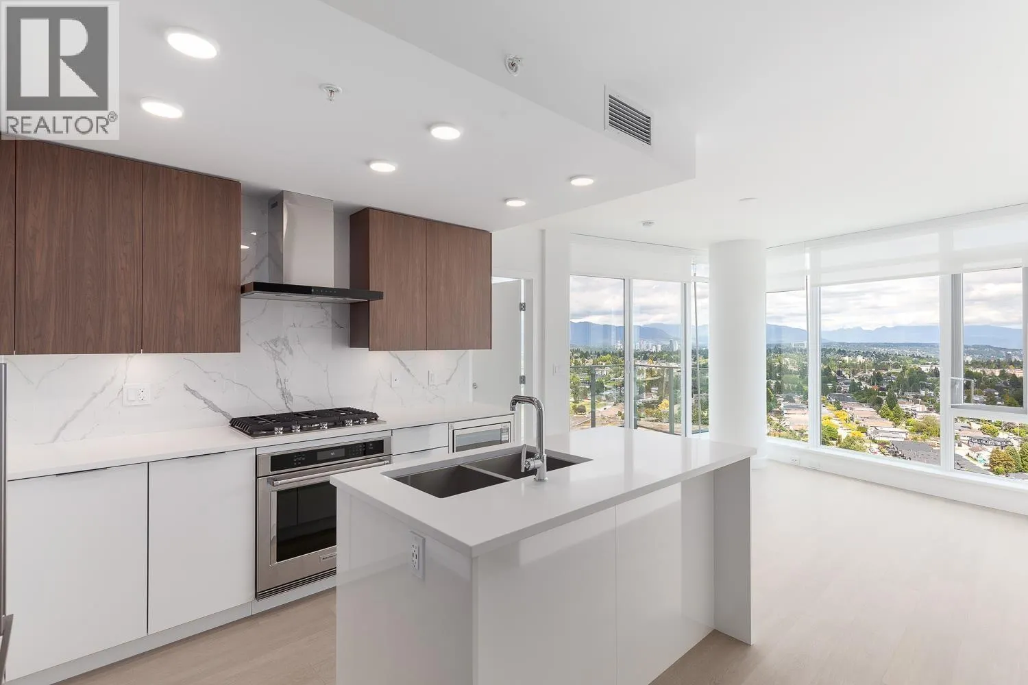 2507 7769 PARK CRESCENT