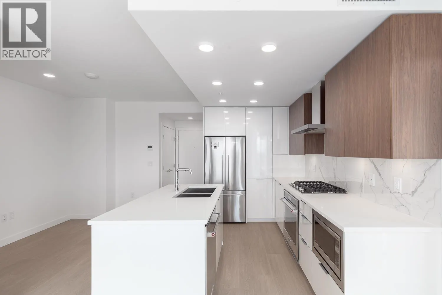 2507 7769 PARK CRESCENT