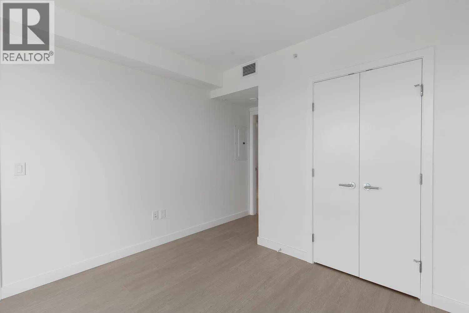 2507 7769 PARK CRESCENT