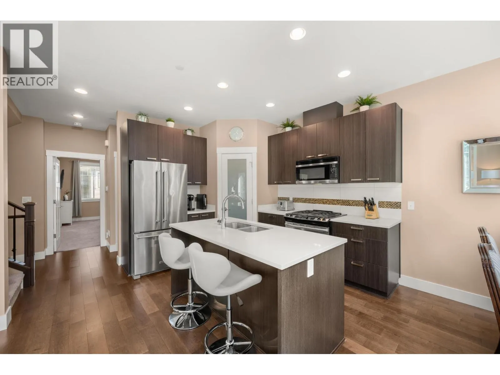 9 23709 111A AVENUE