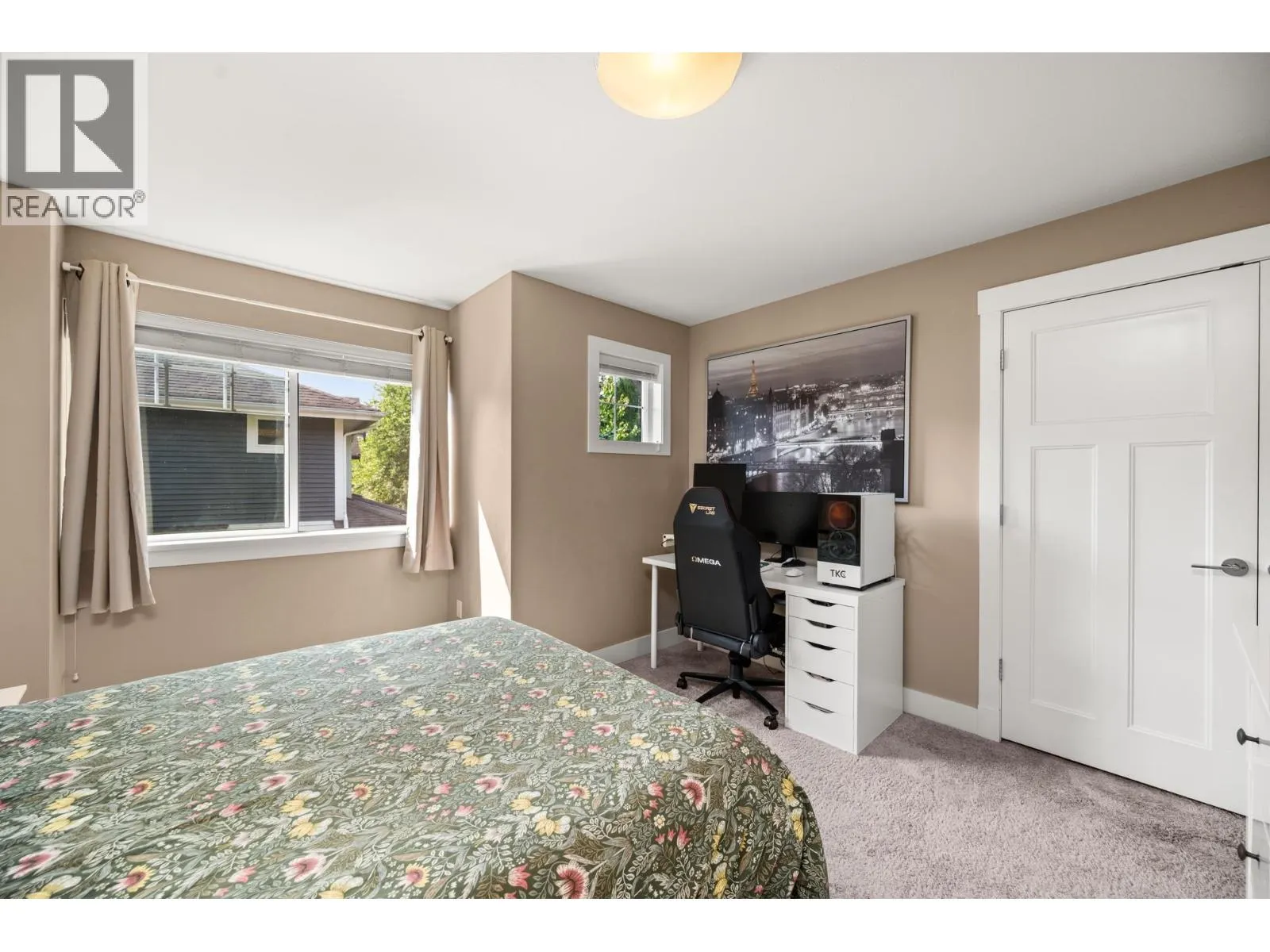 9 23709 111A AVENUE