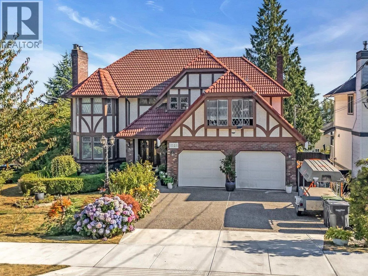 1028 DANSEY AVENUE