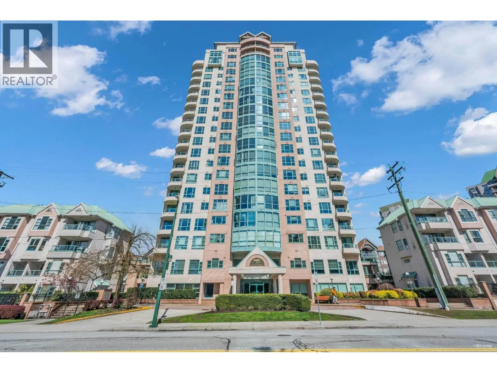 1405 3071 GLEN DRIVE