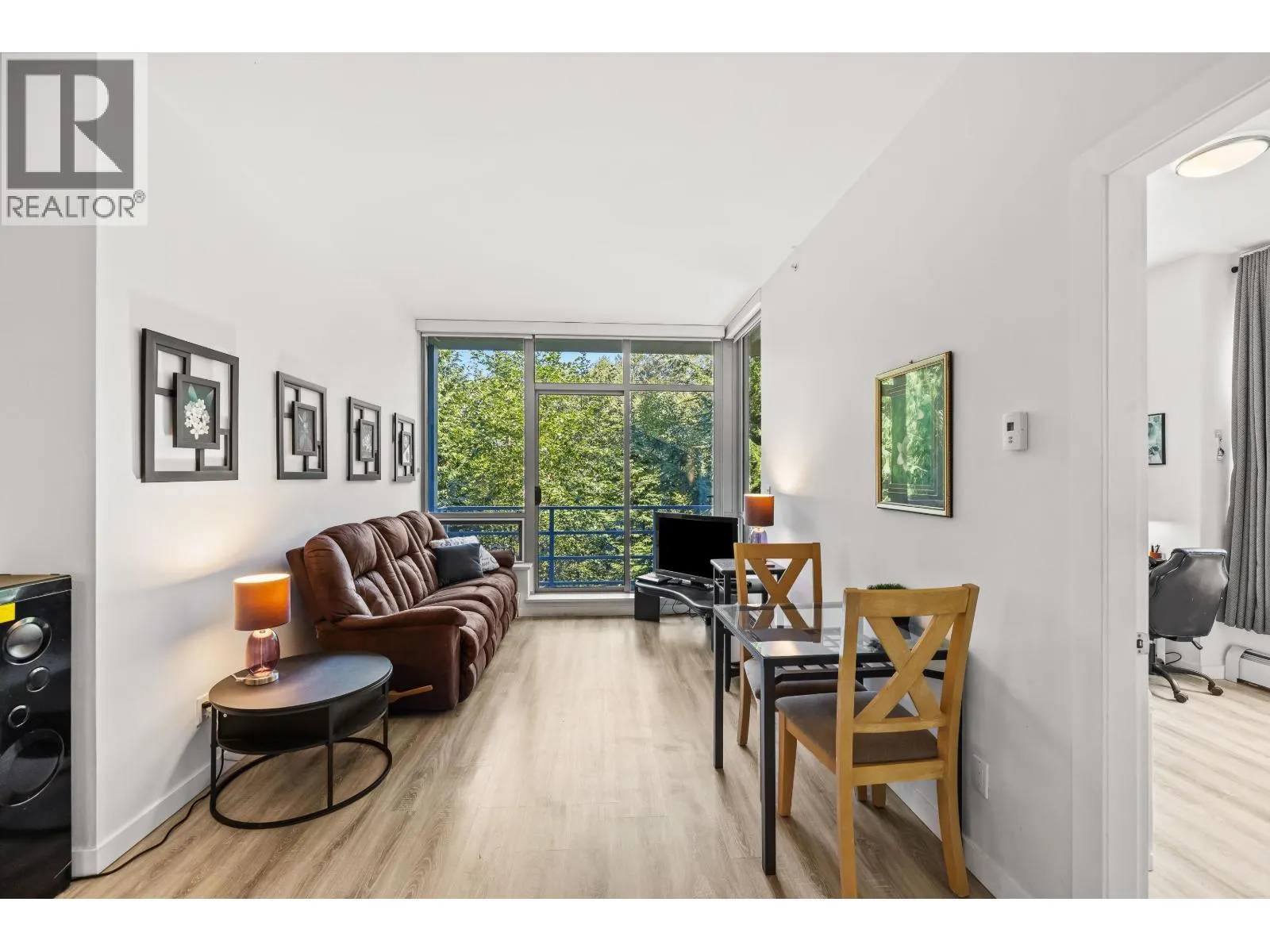 006 9060 UNIVERSITY CRESCENT