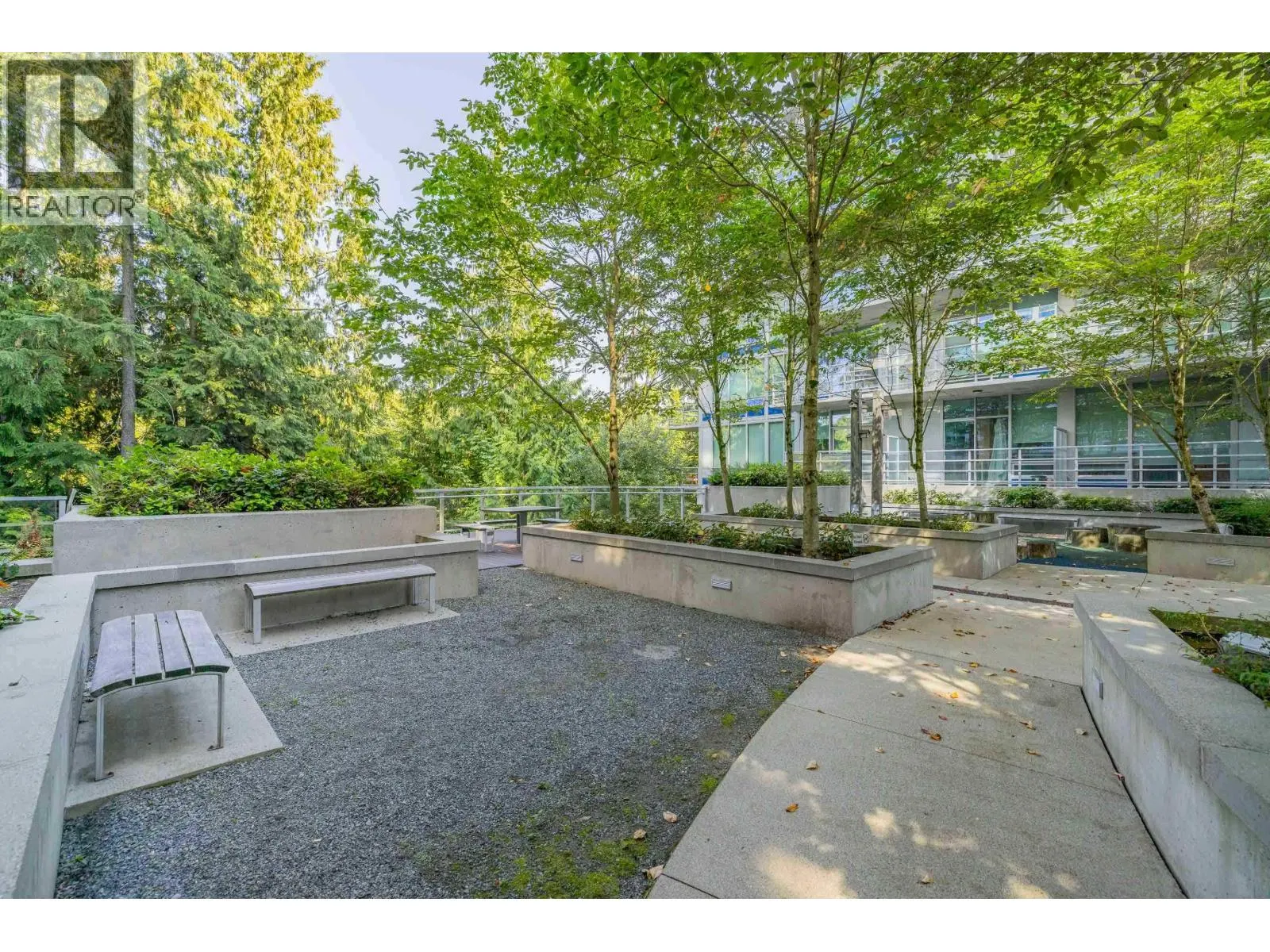 006 9060 UNIVERSITY CRESCENT