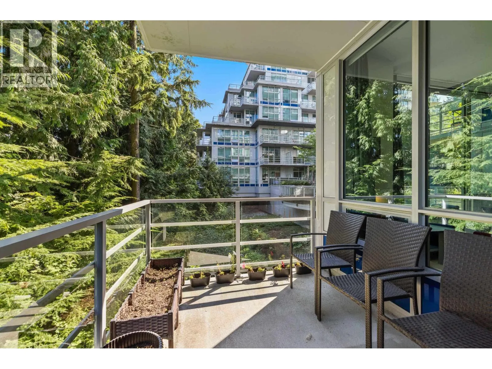 006 9060 UNIVERSITY CRESCENT