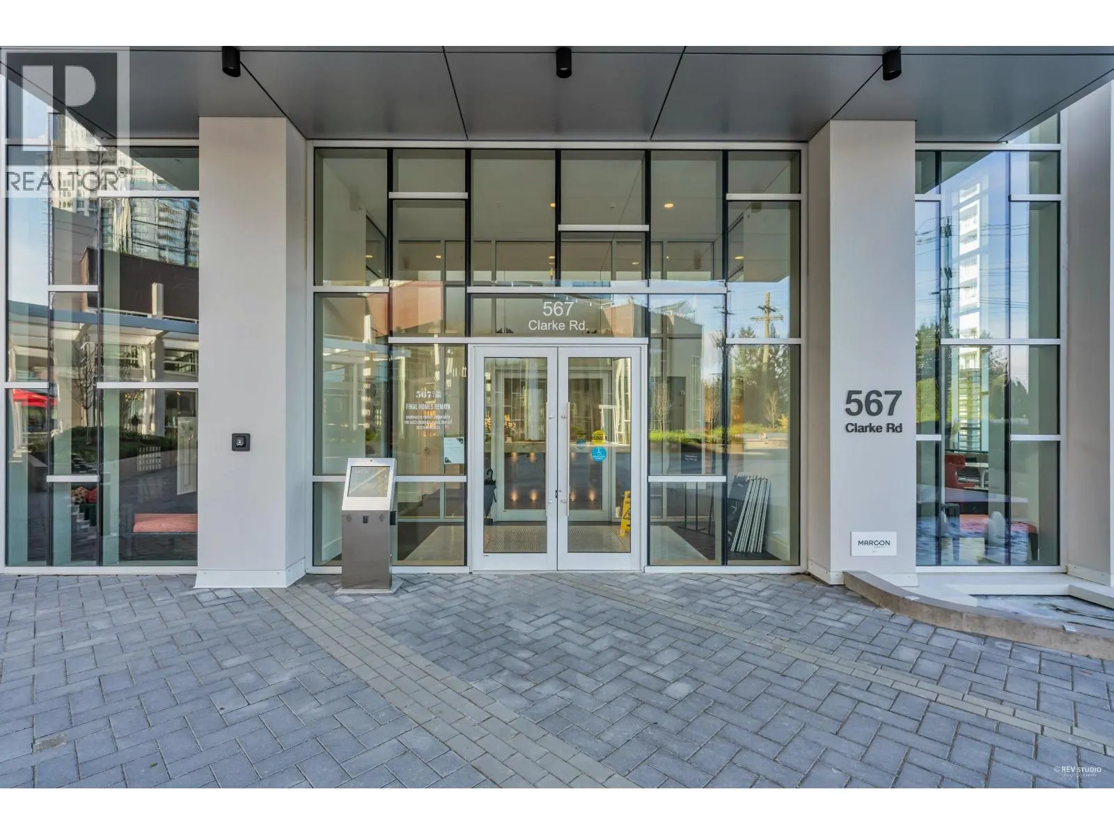 2906 567 CLARKE ROAD
