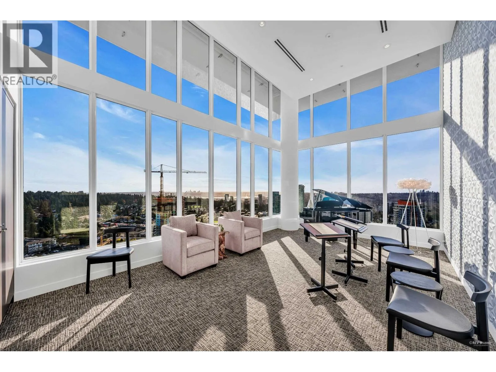 2906 567 CLARKE ROAD