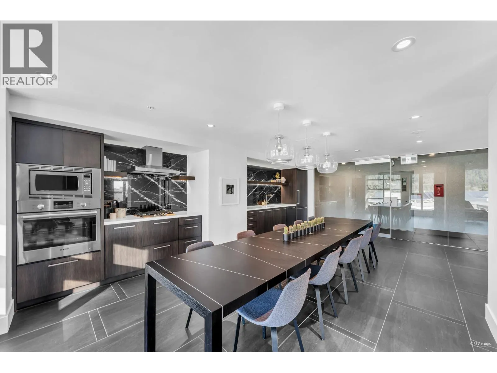 2906 567 CLARKE ROAD