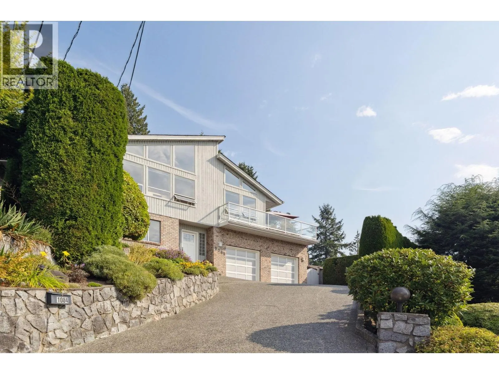 1084 CHAMBERLAIN DRIVE