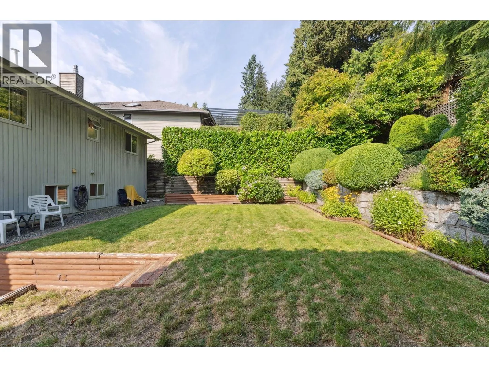 1084 CHAMBERLAIN DRIVE