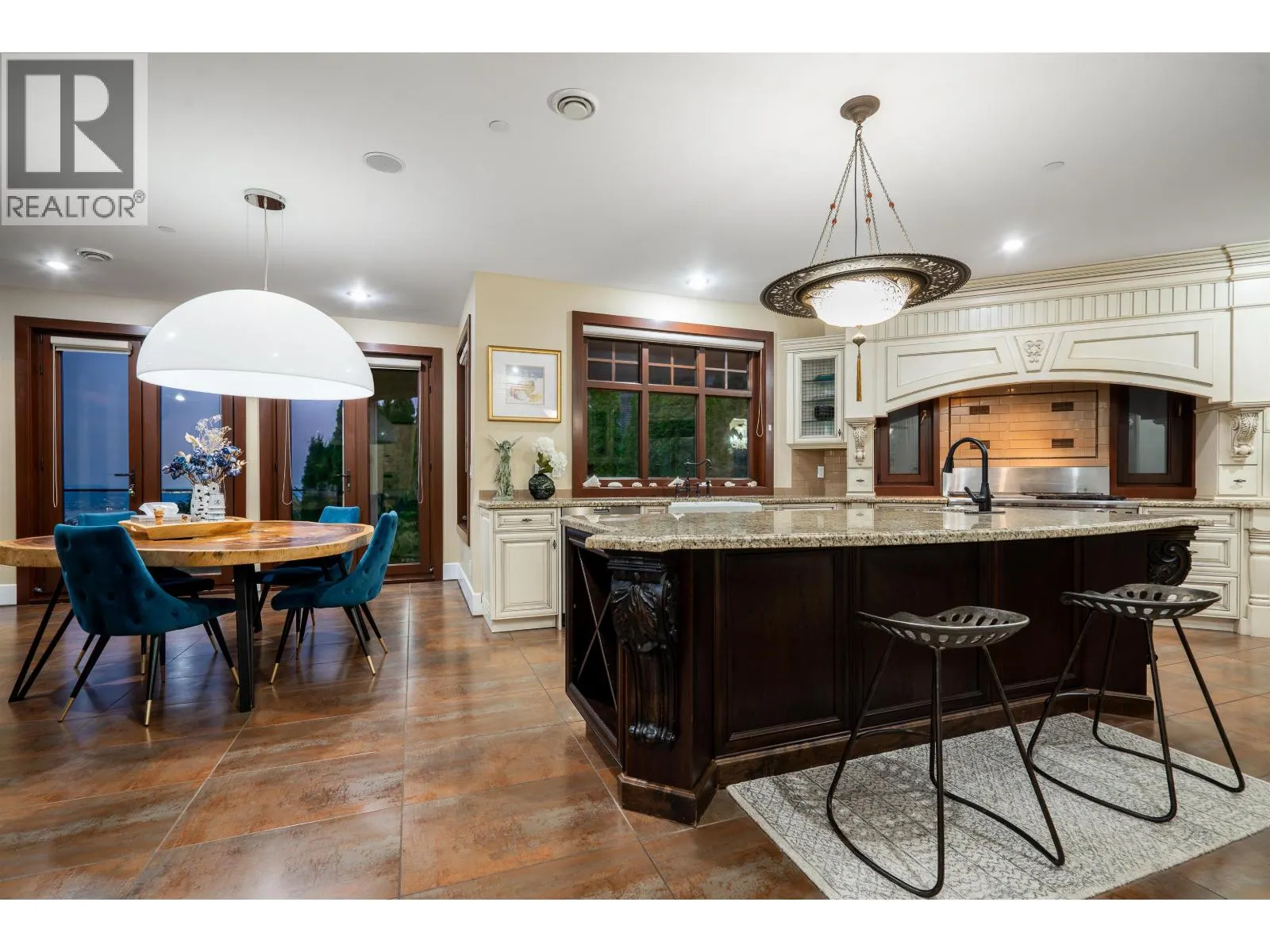 2336 KADLEC COURT