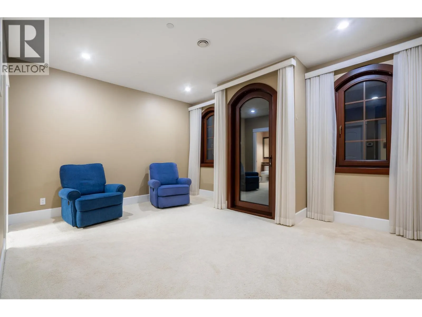 2336 KADLEC COURT