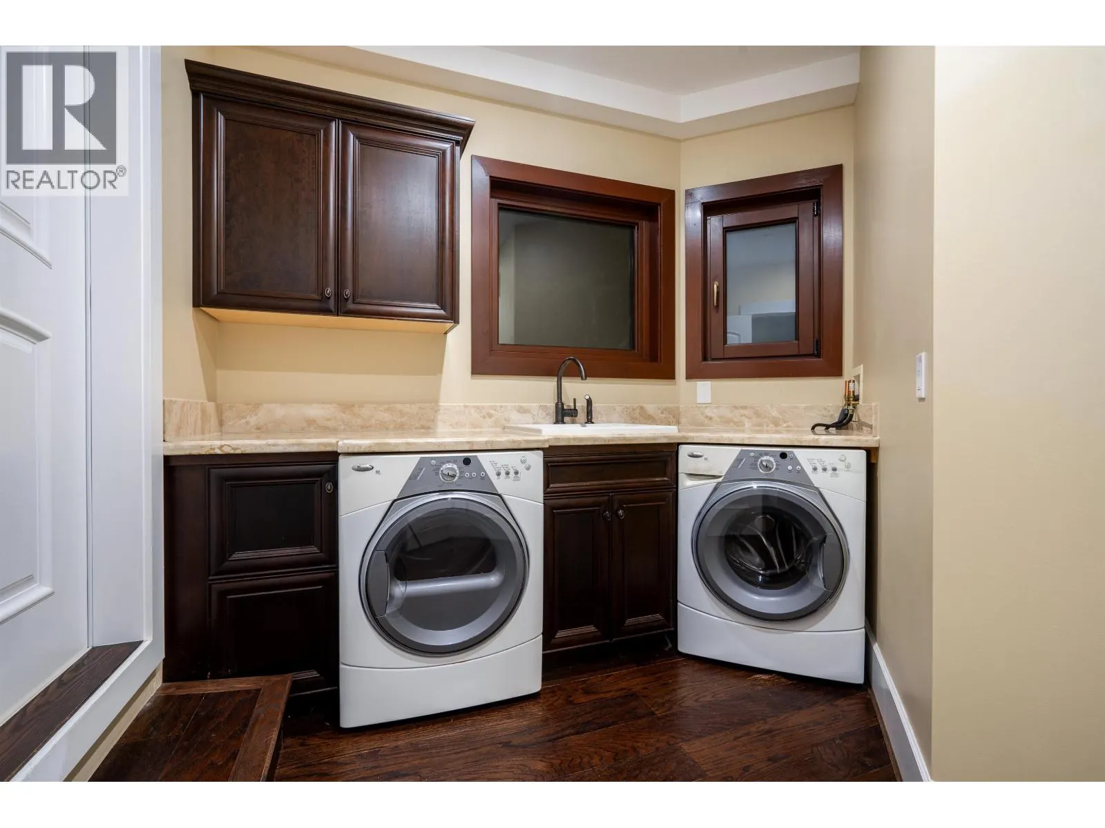 2336 KADLEC COURT