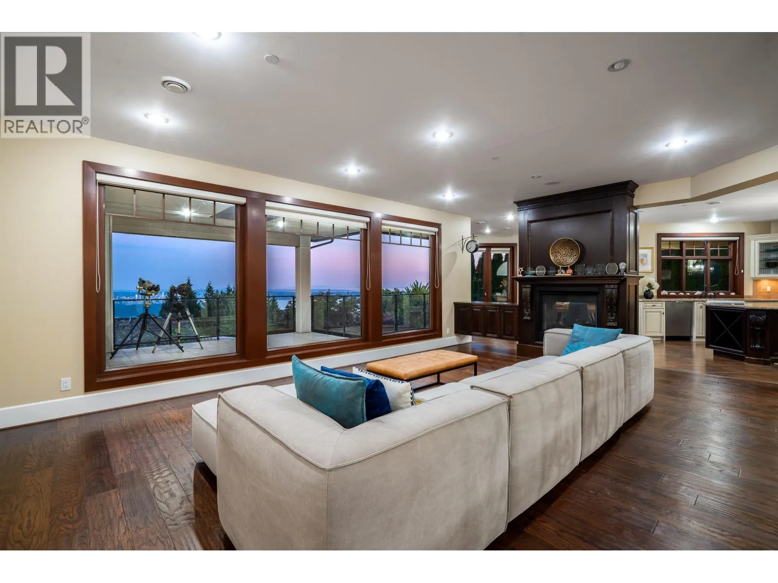 2336 KADLEC COURT