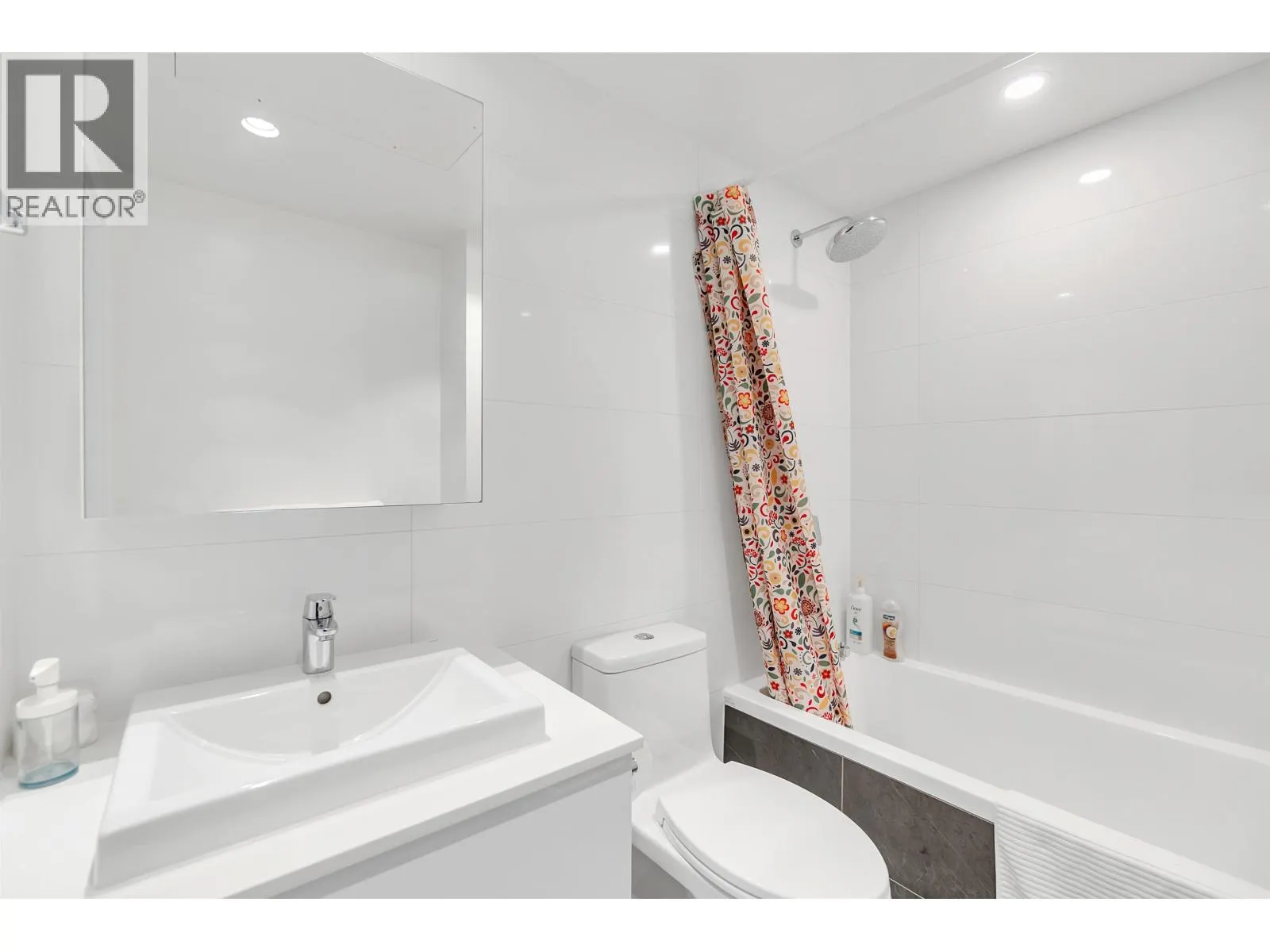 1702 1632 LIONS GATE LANE