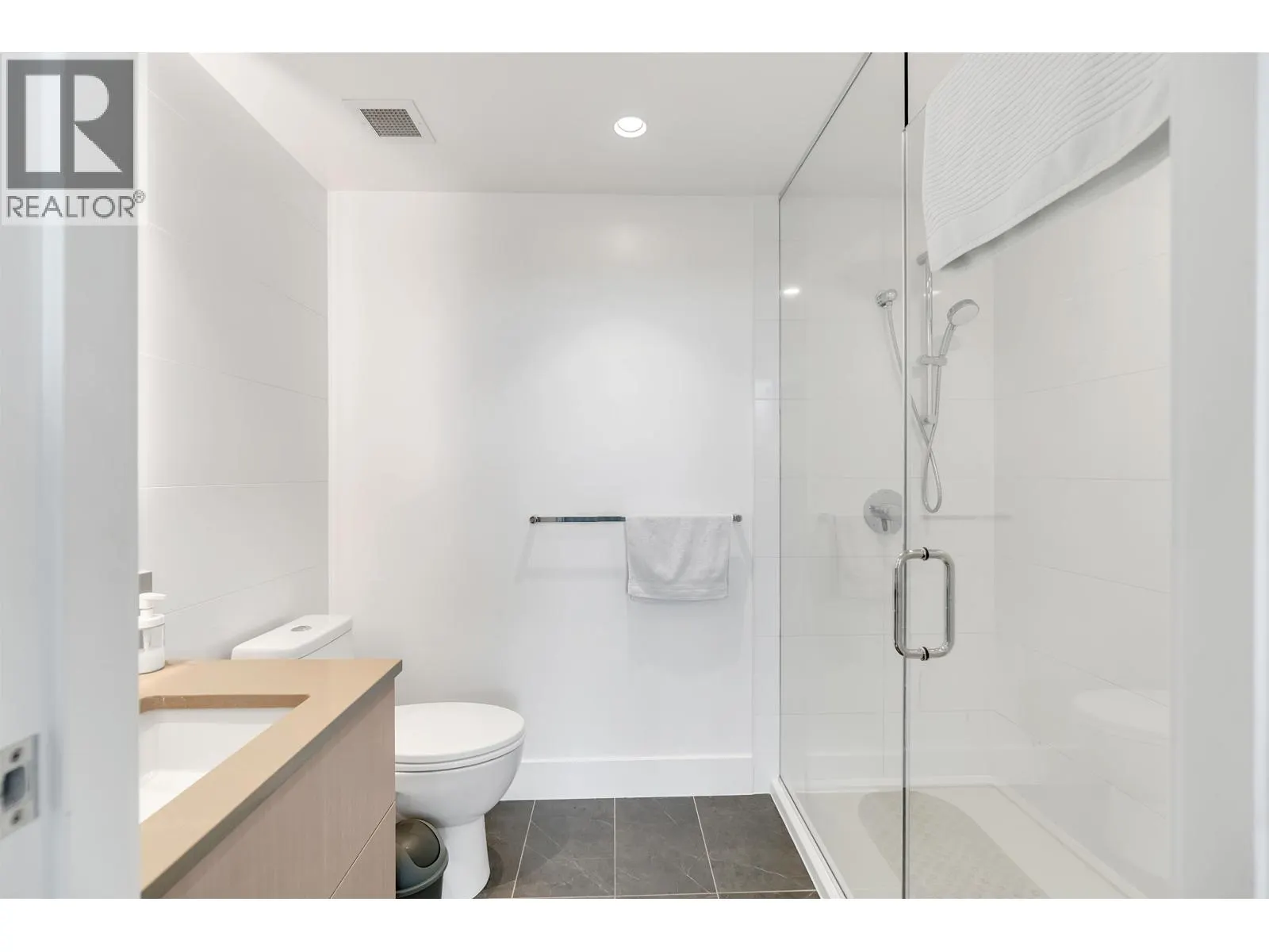 1702 1632 LIONS GATE LANE