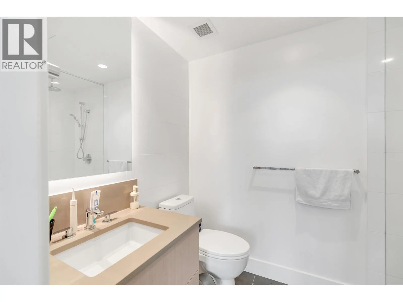 1702 1632 LIONS GATE LANE
