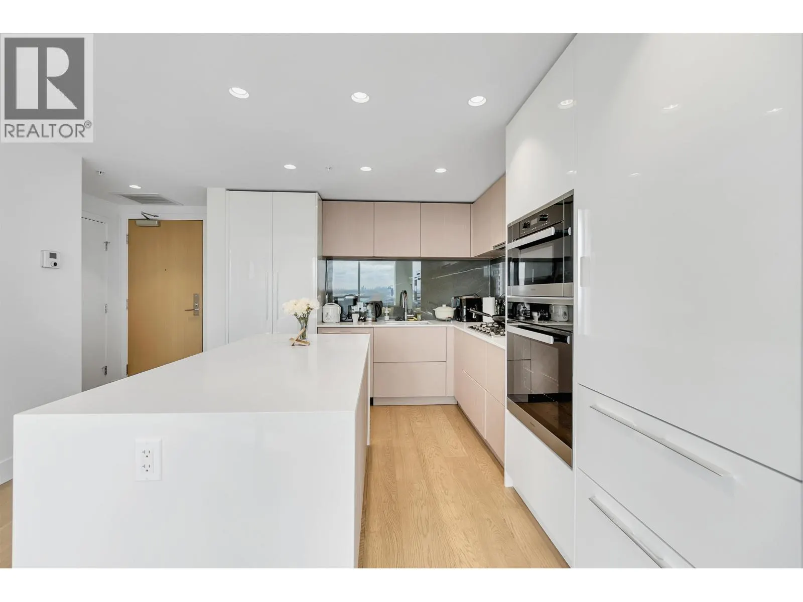 1702 1632 LIONS GATE LANE