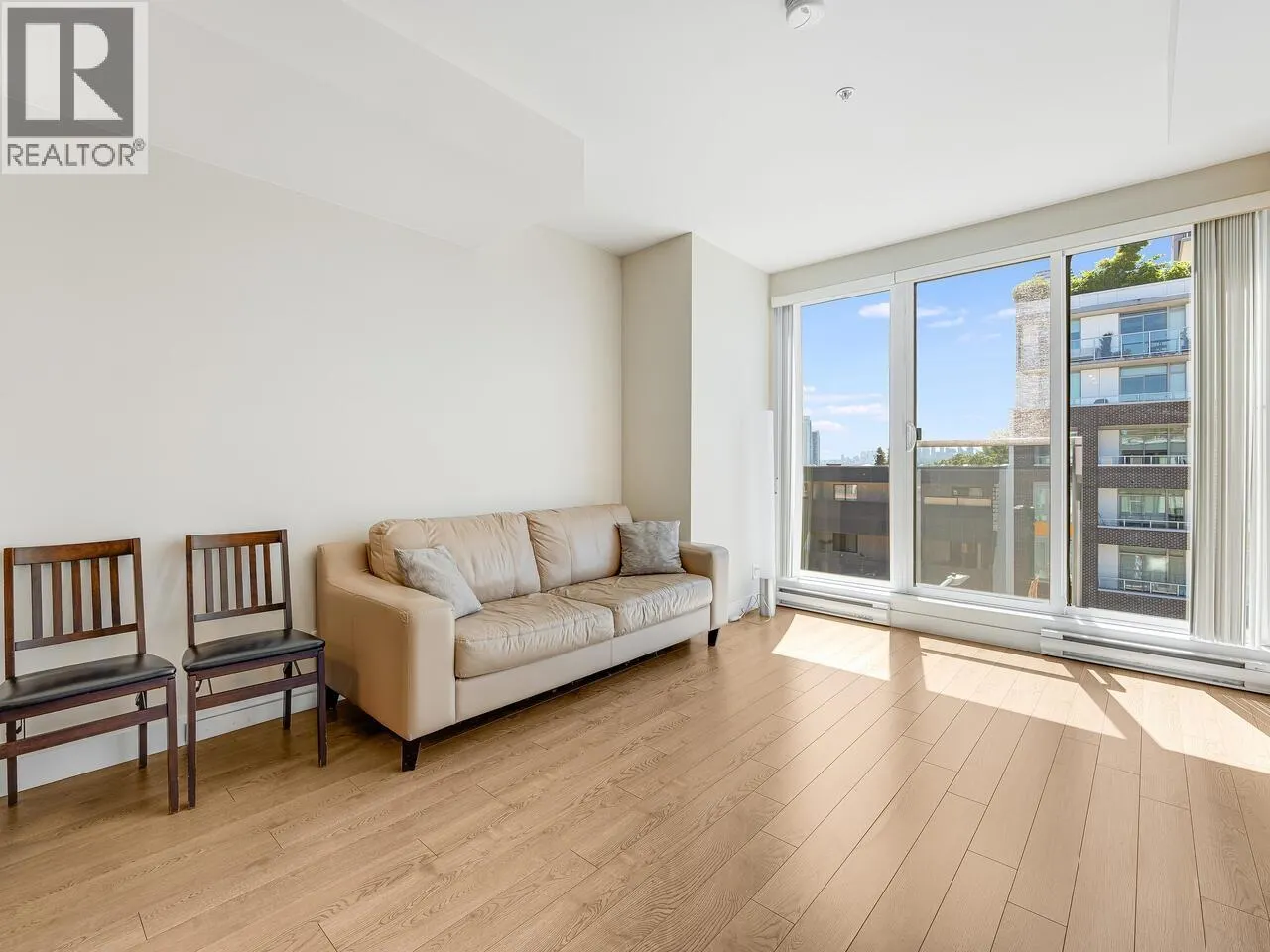 516 388 KOOTENAY STREET