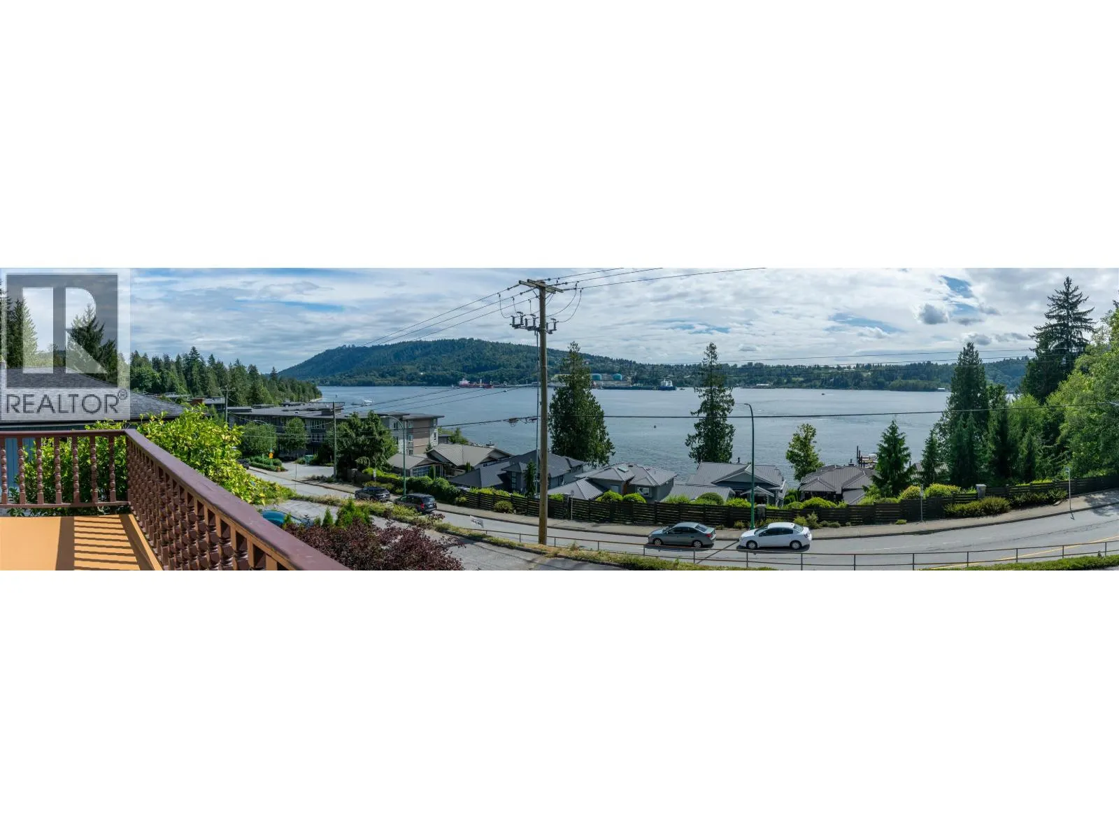 3772 DOLLARTON HIGHWAY