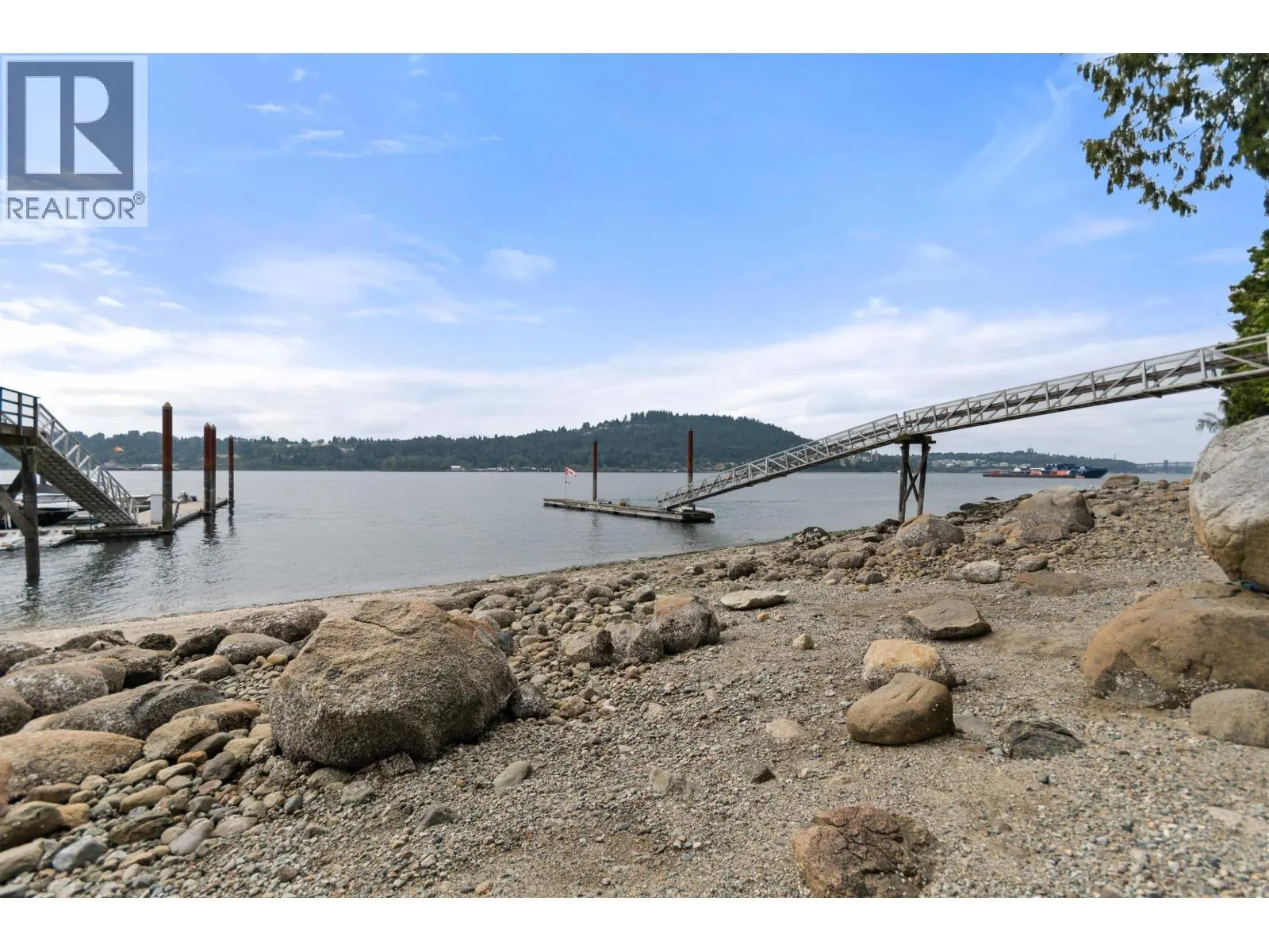 3772 DOLLARTON HIGHWAY
