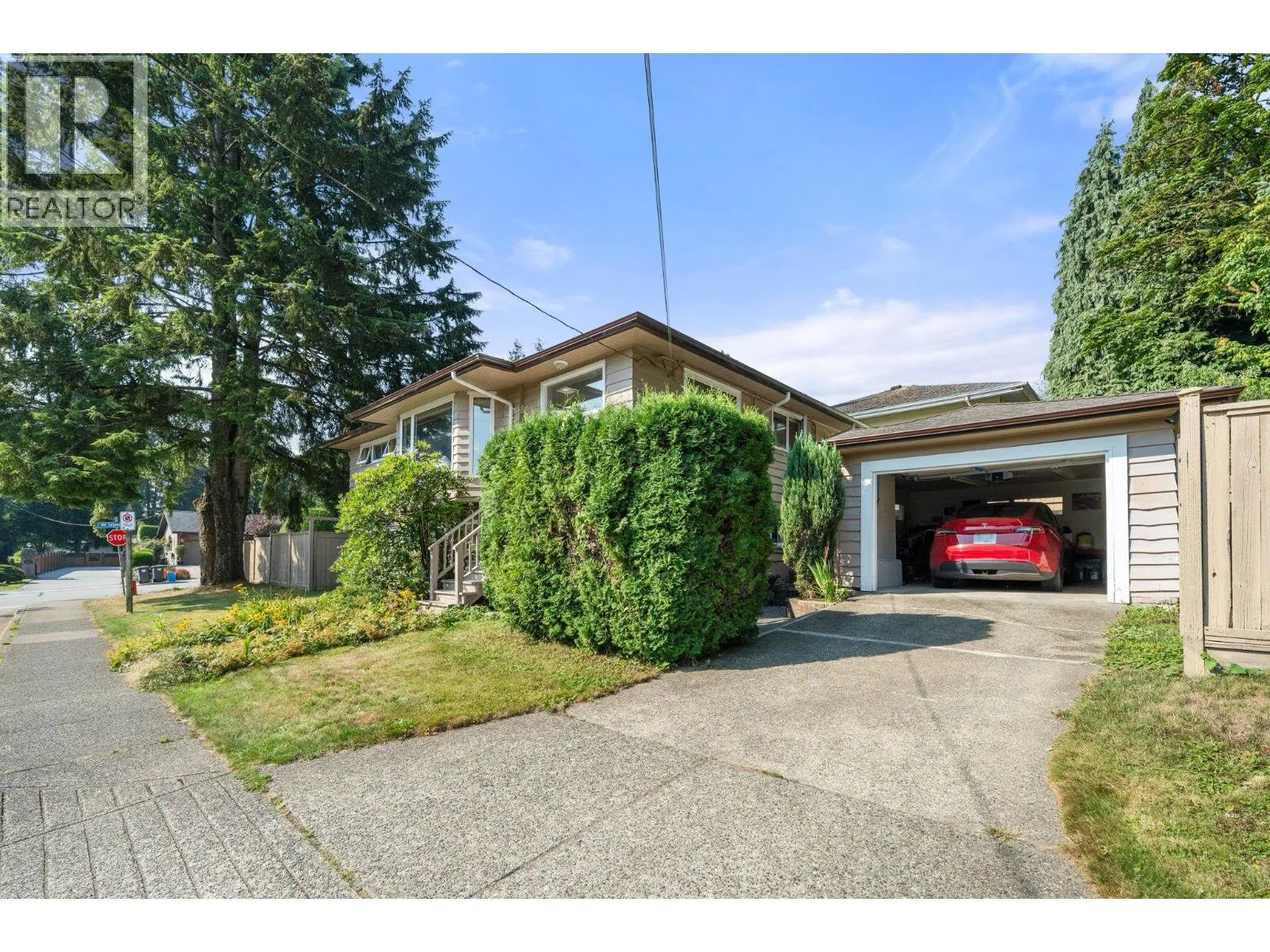 1025 BEAUFORT ROAD