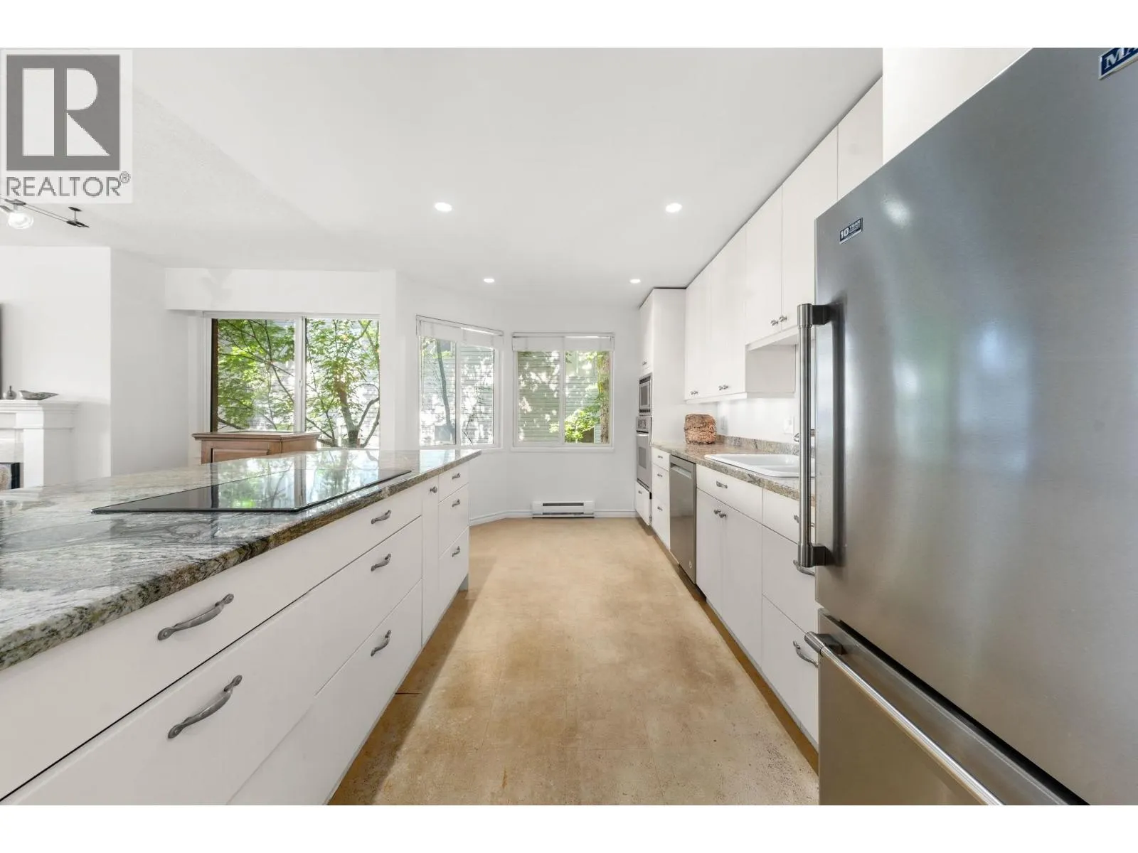 201 2408 HAYWOOD AVENUE