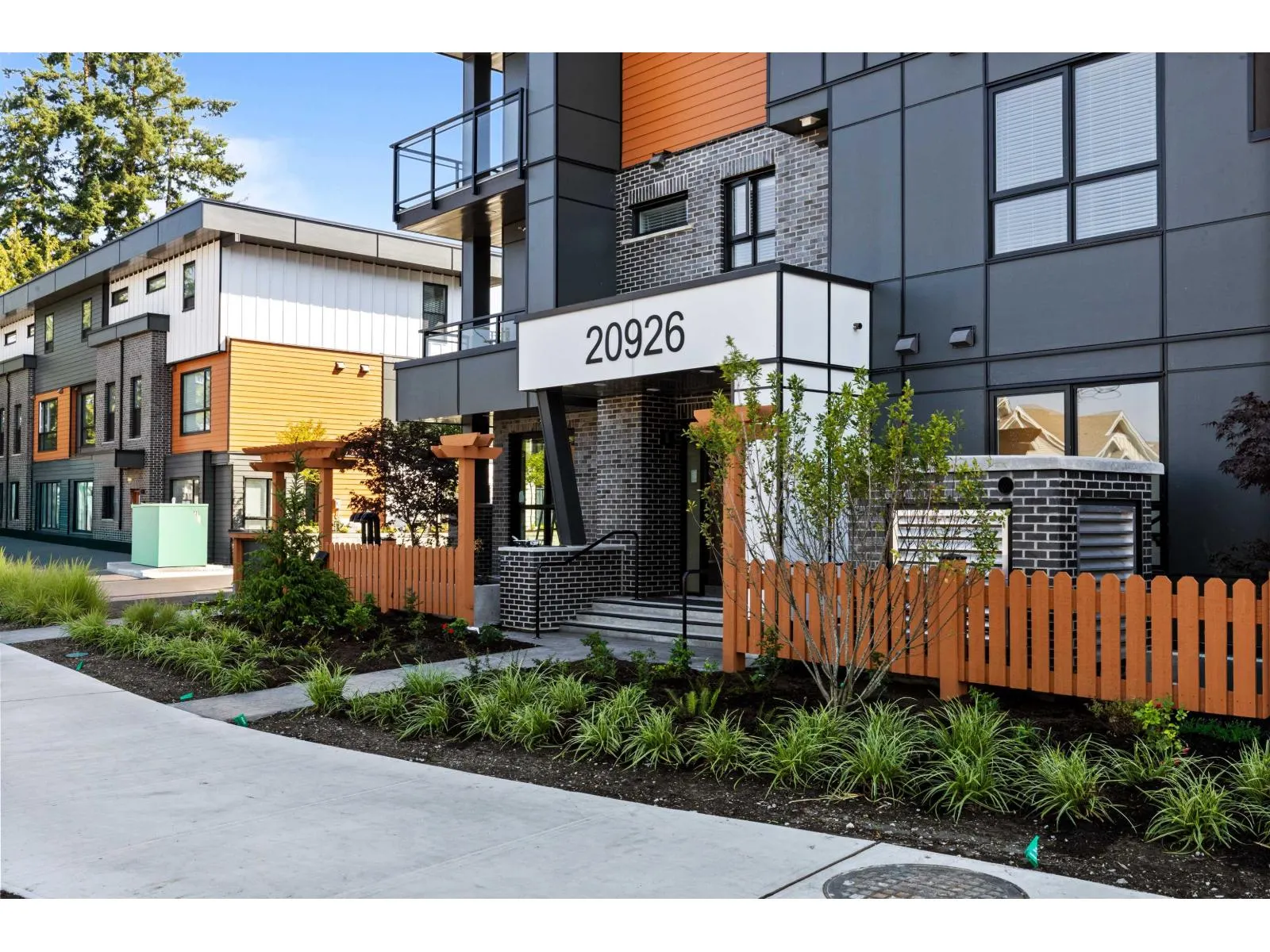 414 20932 83 AVENUE