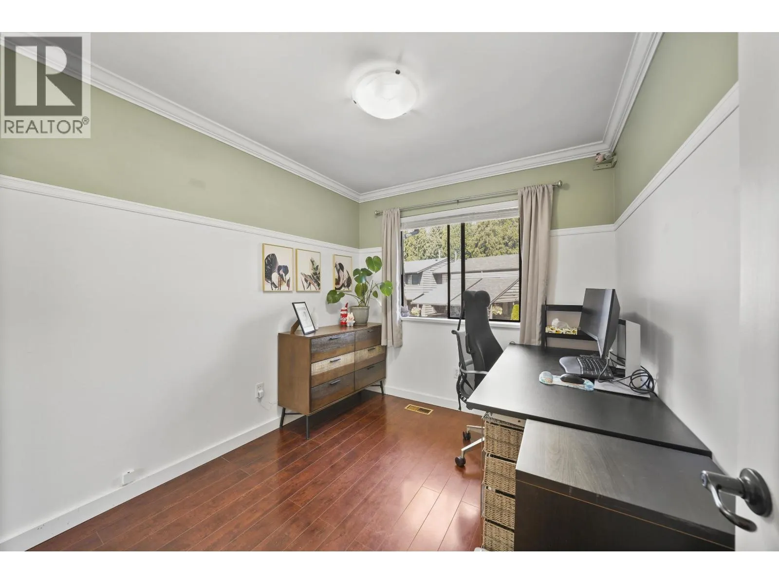 49 1910 CEDAR VILLAGE CRESCENT
