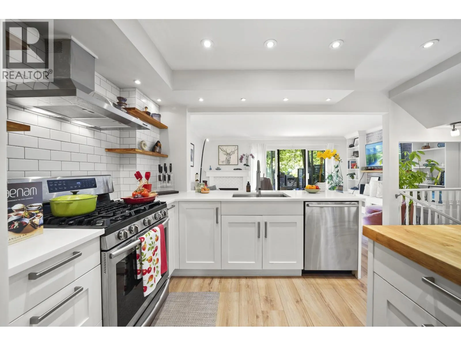 49 1910 CEDAR VILLAGE CRESCENT
