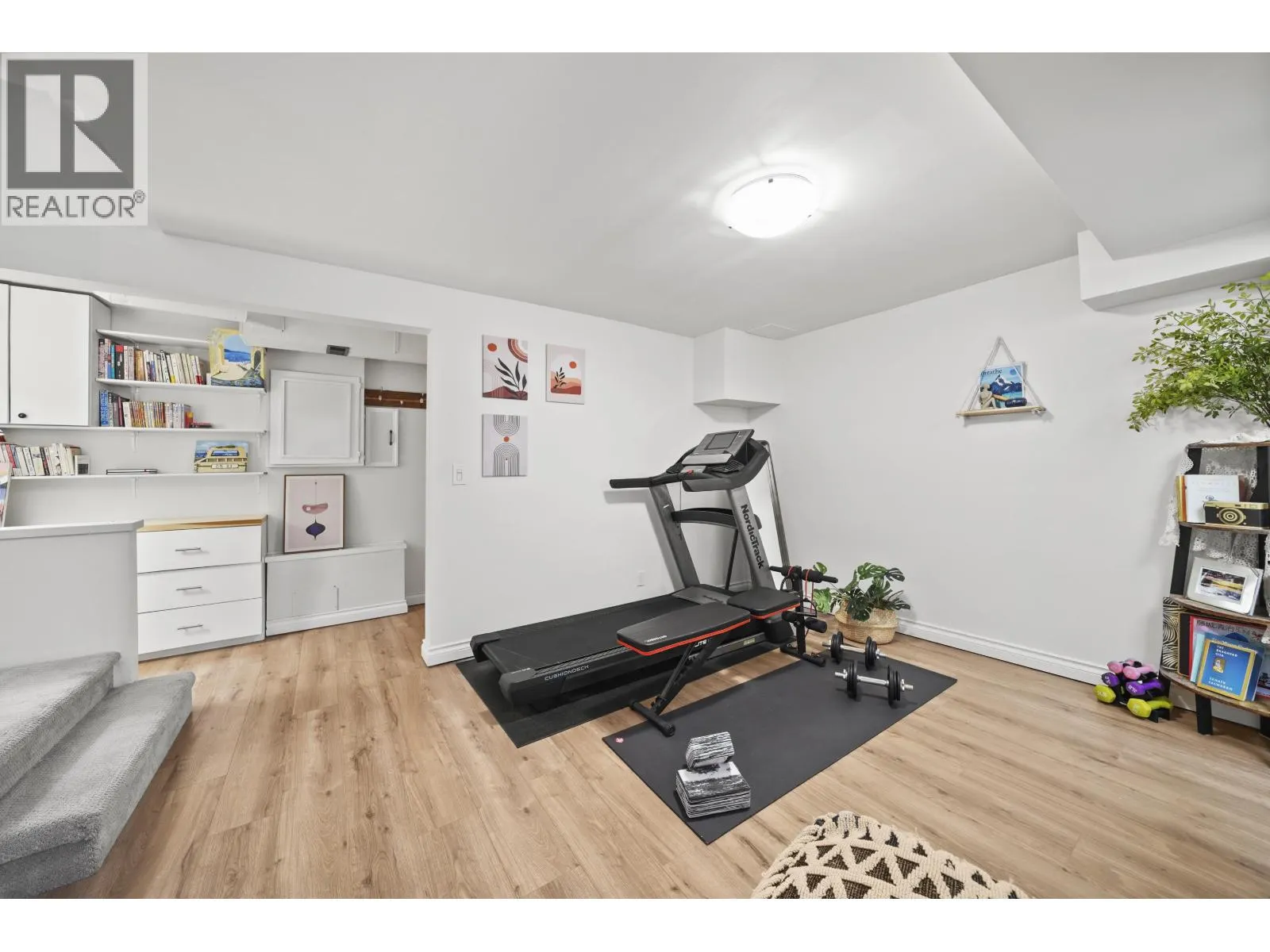 49 1910 CEDAR VILLAGE CRESCENT