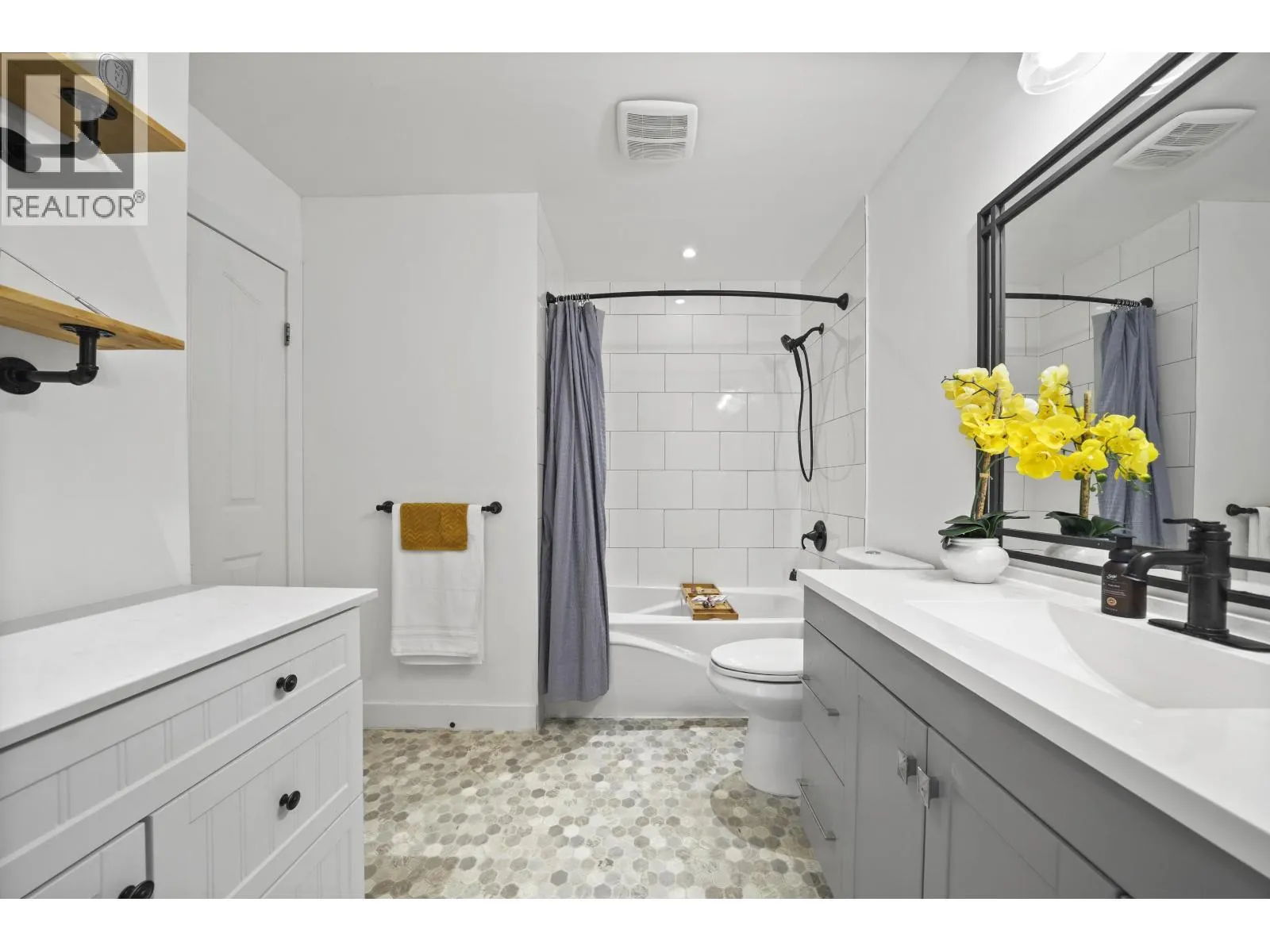 49 1910 CEDAR VILLAGE CRESCENT